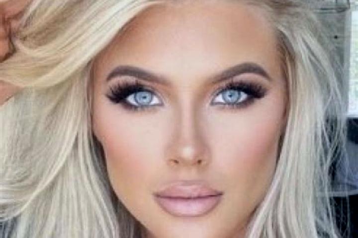 Harper, 20, a platinum blonde hazel-eyed slavic companion based in Steinfeld. Offering Striptease, Girlfriend Experience, Massage. Available for incall and o...