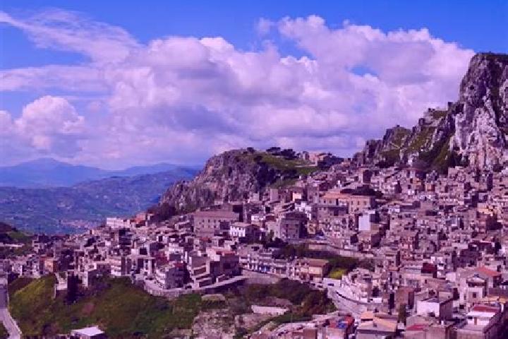 Harper, 20 — Escort in Caltabellotta, Italy