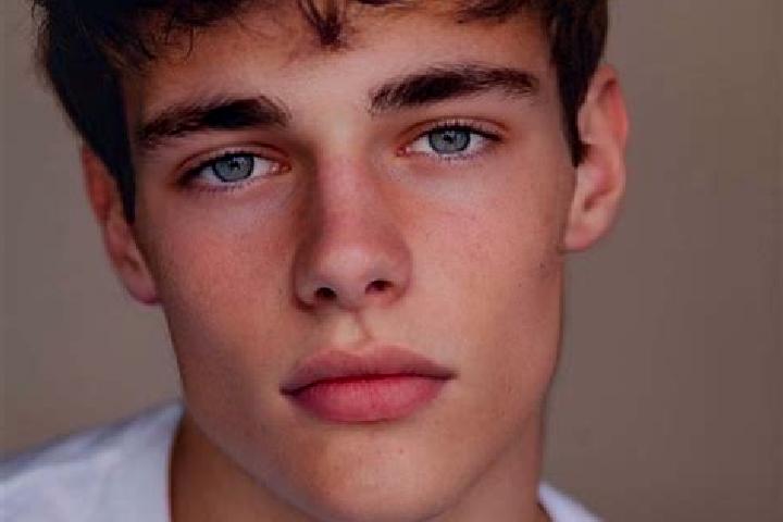 Harper, 21, a auburn brown-eyed caucasian companion based in Entre Rios do Sul. Offering Deep French Kissing, A-Level, BDSM, 69, GFE. Available for incall an...