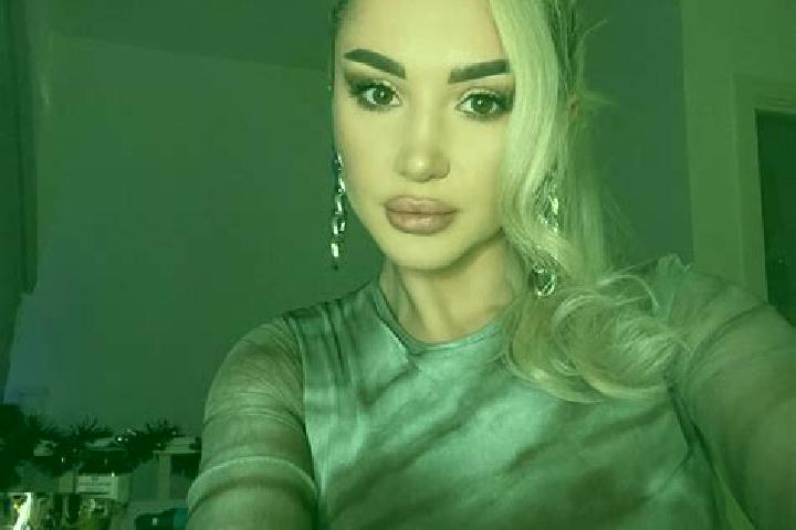 Harper, 21, a blonde dark-eyed indian companion based in Stara Paka. Offering BDSM, Dinner Date, GFE, Striptease, Overnight. Available for incall and outcall...