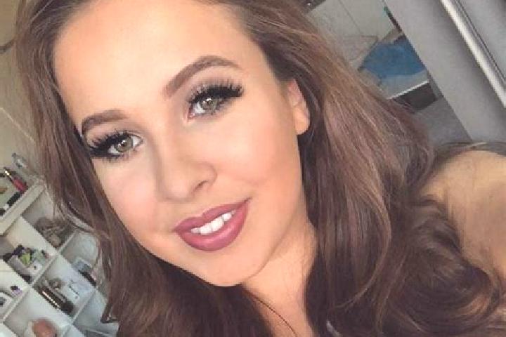 Harper, 21, a chestnut dark-eyed mediterranean companion based in Torrecilla de la Jara. Offering Domination, Girlfriend Experience, Massage, Erotic Massage....