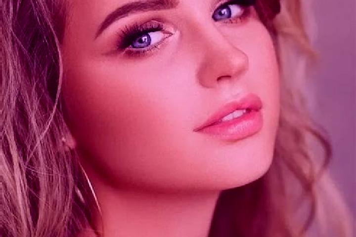 Harper, 21, a dark blonde blue-eyed middle eastern companion based in Gundheim. Offering Tantra, A-Level, Domination. Available for incall and outcall, day a...