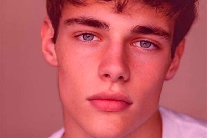 Harper, 21, a red brown-eyed caucasian companion based in Mosfellsbaer. Offering Travel Companion, A-Level, GFE. Available for incall and outcall, day and ev...