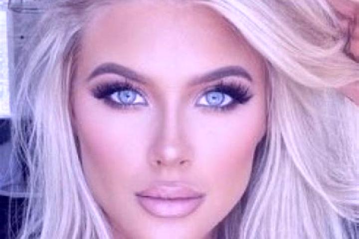 Harper, 22, a platinum blonde blue-eyed middle eastern companion based in Cuatro Caminos. Offering Prostate Massage, CIM, Duos, Massage, Tantra. Available fo...