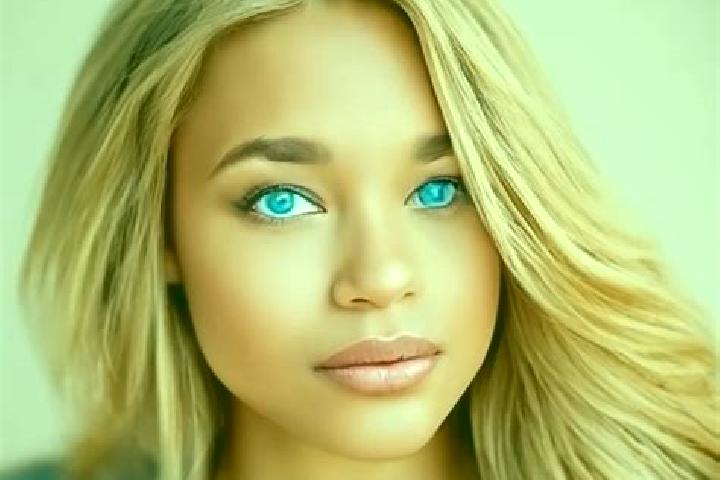 Harper, 22, a red blue-eyed latina companion based in Edinburgh. Offering Overnight, OWO, Erotic Massage, Roleplay. Available for incall and outcall, overnig...