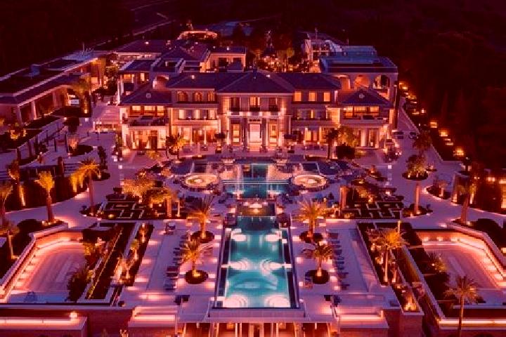 Harper, 22 — Escort in Mega Kefalovryso, Greece