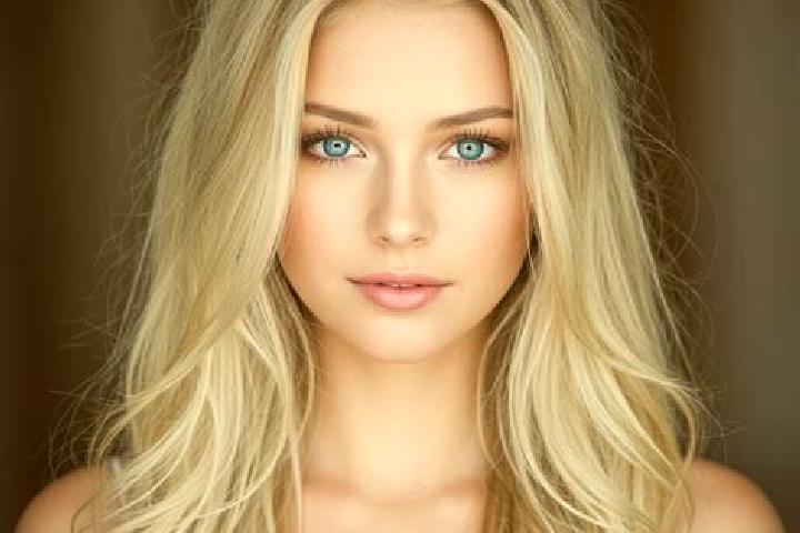 Harper, 23, a blonde grey-eyed mixed companion based in Rosiuta. Offering Erotic Massage, Roleplay, OWO. Available for incall and outcall, day and evening da...