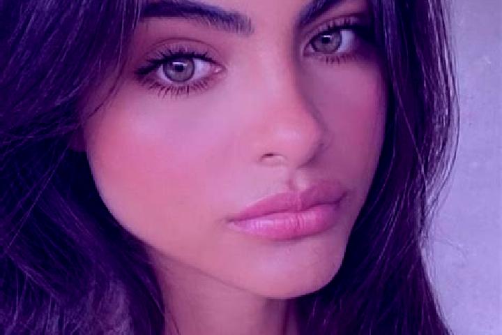 Harper, 23, a brunette green-eyed middle eastern companion based in Kruti. Offering Couples, Domination, Dinner Date, Massage, Girlfriend Experience. Availab...
