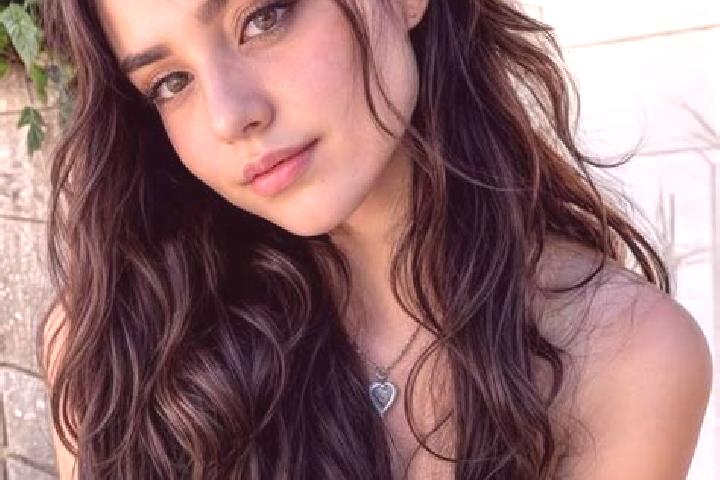 Harper, 23, a chestnut hazel-eyed mediterranean companion based in Germenchik. Offering A-Level, Erotic Massage, Domination. Available for incall and outcall...