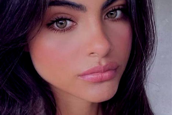 Harper, 23, a dark blonde green-eyed middle eastern companion based in Halstead. Offering GFE, Party Girl, 69, Erotic Massage, Girlfriend Experience. Availab...