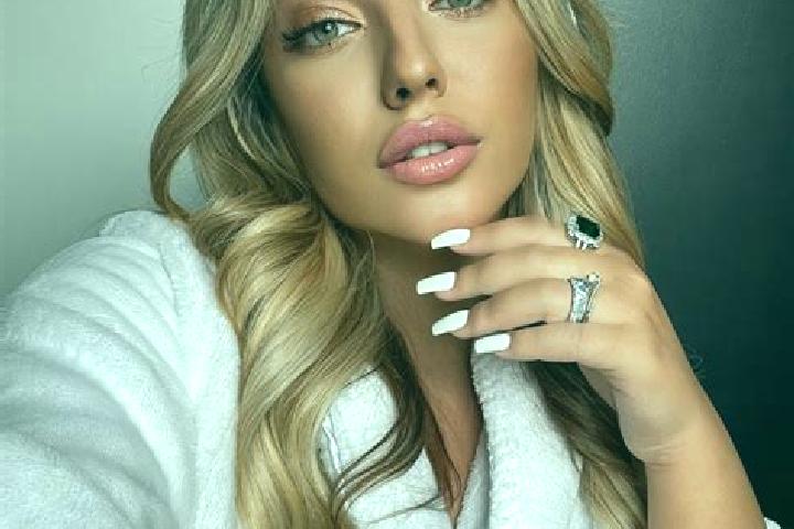Harper, 23 — Escort in Brannay, France