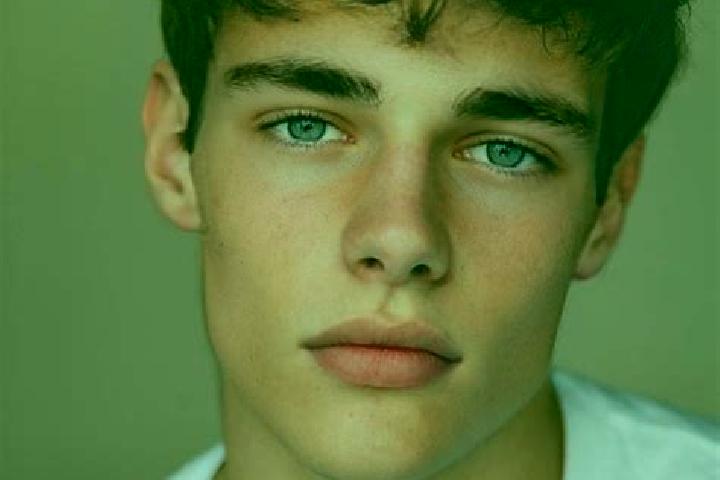 Harper, 24, a chestnut brown-eyed caucasian companion based in Elzange. Offering Striptease, CIM, Dinner Date. Available for incall and outcall, day and even...