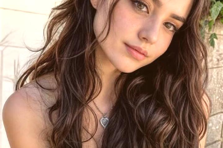 Harper, 24, a dark blonde hazel-eyed middle eastern companion based in Swinford. Offering Domination, Roleplay, OWO. Available for incall and outcall, overni...
