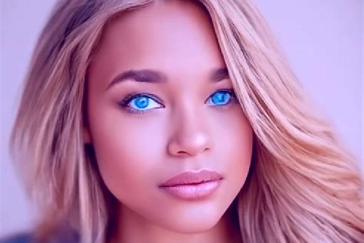 Harper, 24, a platinum blonde blue-eyed latina companion based in Nakagawa. Offering Roleplay, 69, Massage. Available for incall and outcall, overnight booki...