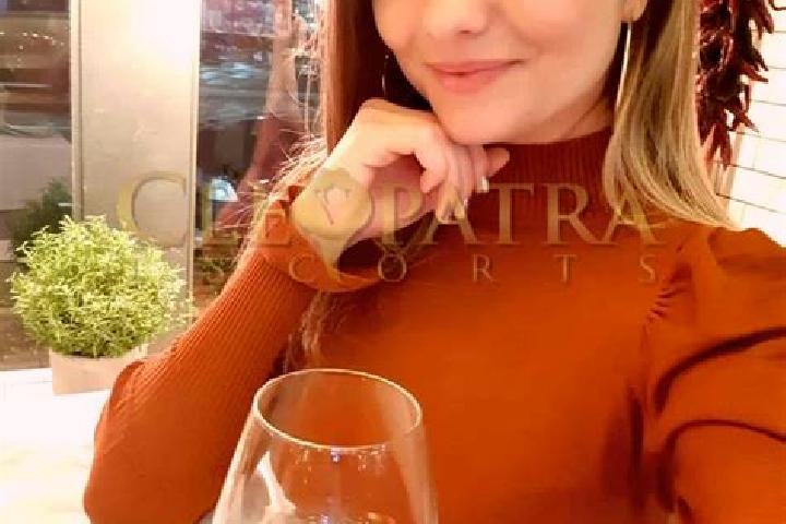 Harper, 24, a red dark-eyed mediterranean companion based in Lagoa Salgada. Offering OWO, Dinner Date, Striptease, BDSM, 69. Available for incall and outcall...