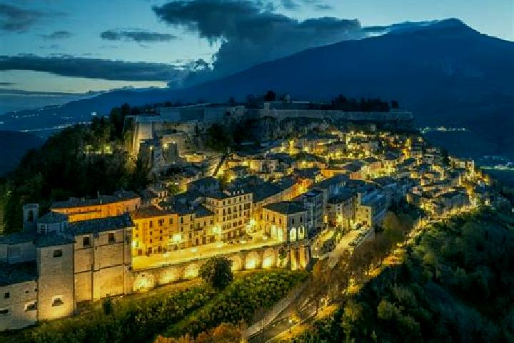 Harper, 24 — Escort in Alanno, Italy
