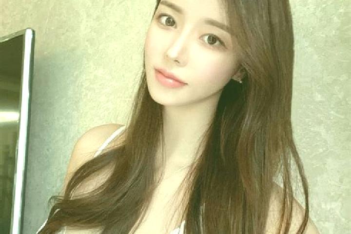 Harper, 24 — Escort in Cikokong, Indonesia