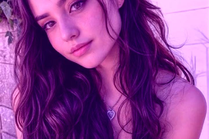Harper, 25, a chestnut hazel-eyed latina companion based in Spalt. Offering Party Girl, A-Level, Massage, Deep French Kissing, Prostate Massage. Available fo...