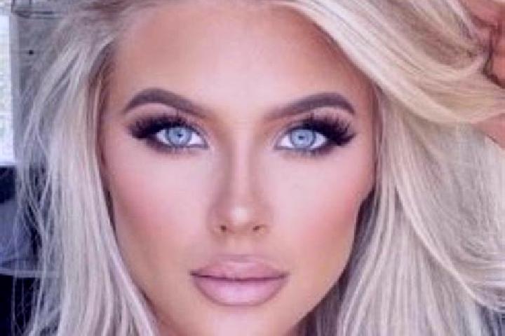 Harper, 25, a platinum blonde grey-eyed middle eastern companion based in Chocholna-Velcice. Offering Domination, Striptease, Travel Companion, CIM. Availabl...