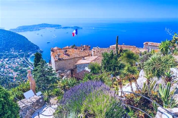 Harper, 25 — Escort in Eze, France