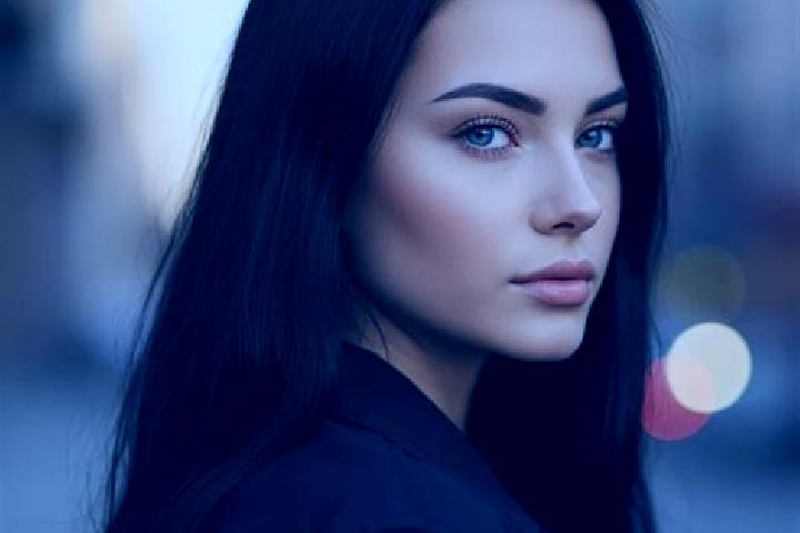 Harper, 26, a auburn blue-eyed latina companion based in Ban Phonsavang-Nua. Offering Travel Companion, BDSM, Erotic Massage. Available for incall and outcal...