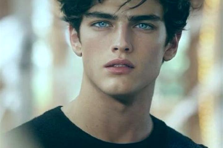 Harper, 26, a auburn blue-eyed mediterranean companion based in Basiliano-Vissandone. Offering Roleplay, Party Girl, Deep French Kissing. Available for incal...