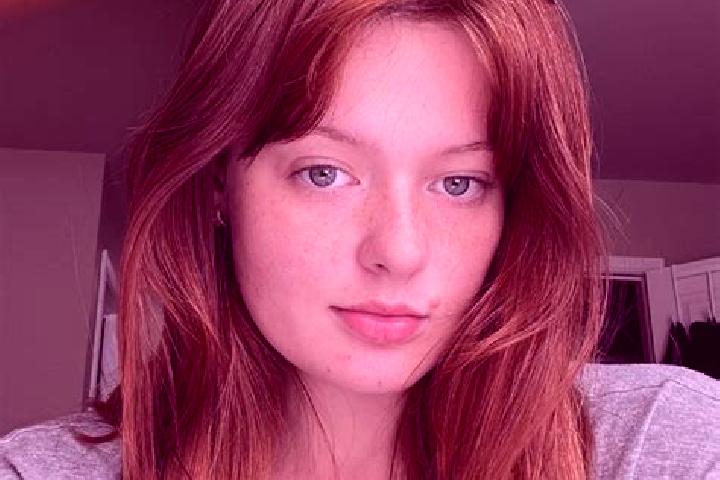 Harper, 26, a auburn grey-eyed ebony companion based in Westerleigh. Offering A-Level, Party Girl, CIM. Available for incall and outcall, day and evening dates.