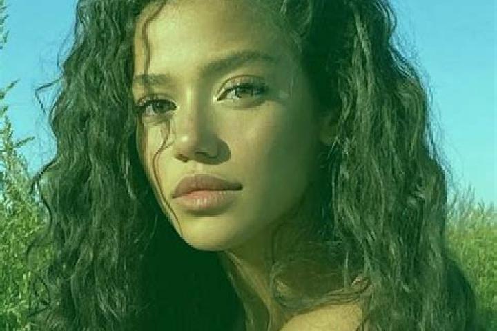 Harper, 26, a black grey-eyed latina companion based in Montecanal. Offering CIM, Fetish, 69, GFE, Party Girl. Available for incall and outcall, overnight bo...