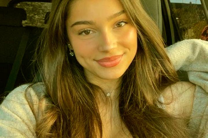 Harper, 26, a brunette blue-eyed ebony companion based in Leiva. Offering Overnight, Travel Companion, Girlfriend Experience. Available for incall and outcal...