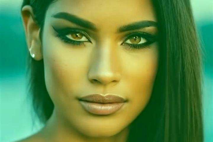 Harper, 27, a auburn brown-eyed latina companion based in Zinacantepec. Offering Travel Companion, Girlfriend Experience, BDSM. Available for incall and outc...