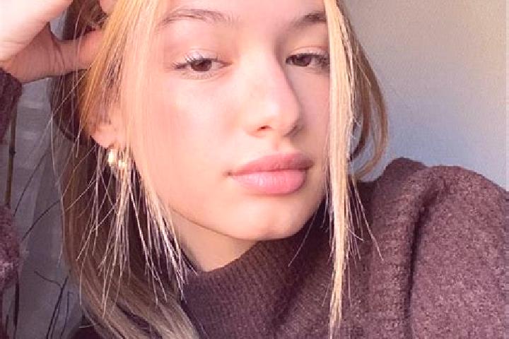 Harper, 27, a blonde brown-eyed asian companion based in Ceek. Offering Girlfriend Experience, Overnight, Fetish. Available for incall and outcall, day and e...