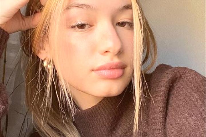 Harper, 27, a blonde brown-eyed indian companion based in Brakel. Offering OWO, Party Girl. Available for incall and outcall, day and evening dates.