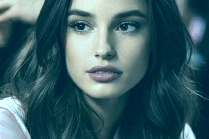 Harper, 27, a brunette brown-eyed indian companion based in Livadiya. Offering A-Level, Striptease, Fetish. Available for incall and outcall, overnight booki...
