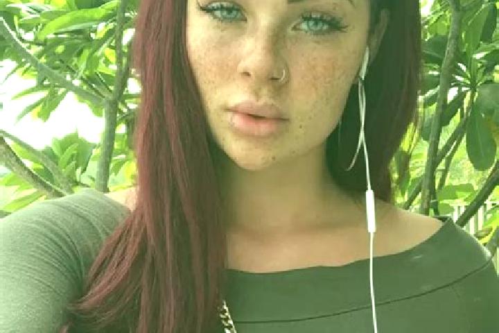 Harper, 27, a red amber-eyed latina companion based in Oytier-Saint-Oblas. Offering OWO. Available for incall and outcall, overnight bookings available.