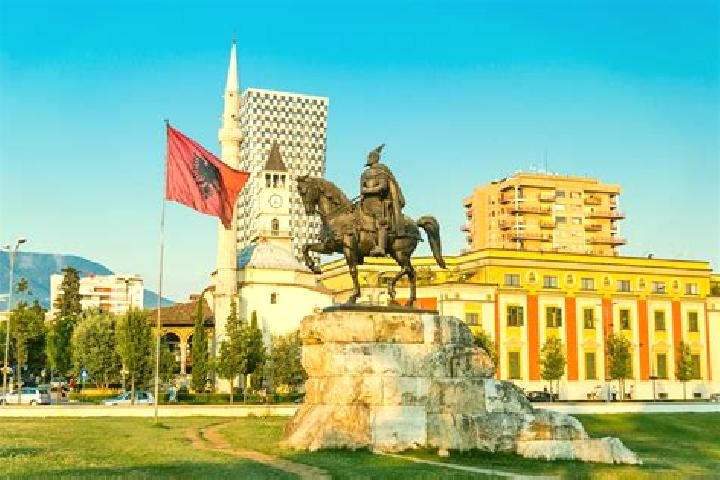 Harper, 27 — Escort in Shishtavec, Albania
