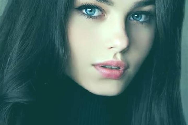 Harper, 28, a auburn dark-eyed slavic companion based in Maiurno. Offering Domination, CIM, Dinner Date. Available for incall and outcall, day and evening da...