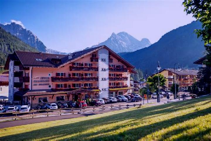 Harper, 28 — Escort in Canazei, Italy