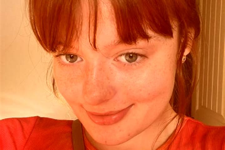 Harper, 29, a red brown-eyed asian companion based in Pionsat. Offering OWO, BDSM, Domination. Available for incall and outcall, overnight bookings available.