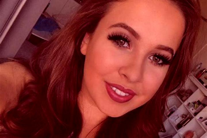 Harper, 29, a red dark-eyed caribbean companion based in Palacios del Sil. Offering Erotic Massage, Striptease, Fetish, Overnight. Available for incall and o...