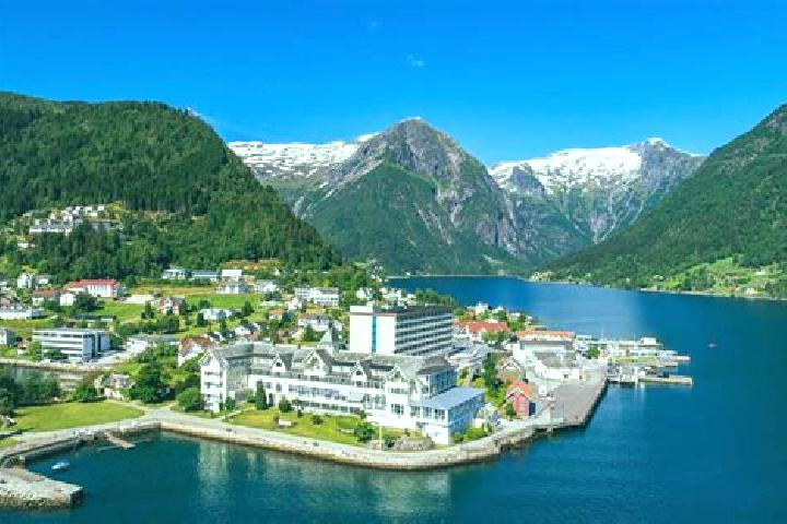 Harper, 29 — Escort in Balestrand, Norway