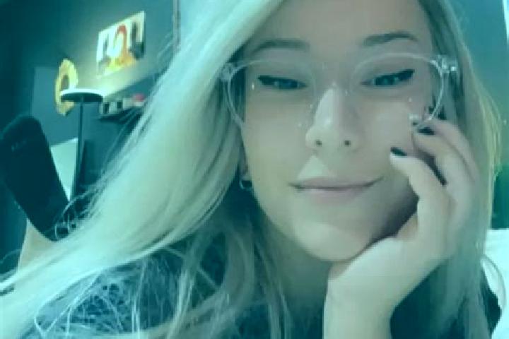 Harper, 31, a blonde dark-eyed middle eastern companion based in Sint-Baafs-Vijve. Offering Erotic Massage, Tantra, Domination, 69. Available for incall and ...