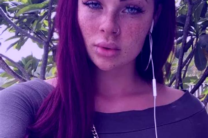 Harper, 32, a red blue-eyed caribbean companion based in Tabakoro. Offering Domination, Roleplay, OWO, CIM. Available for incall and outcall, day and evening...