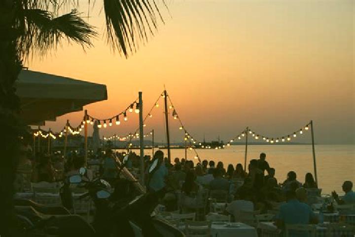 Harper, 32 — Escort in Vartholomio, Greece