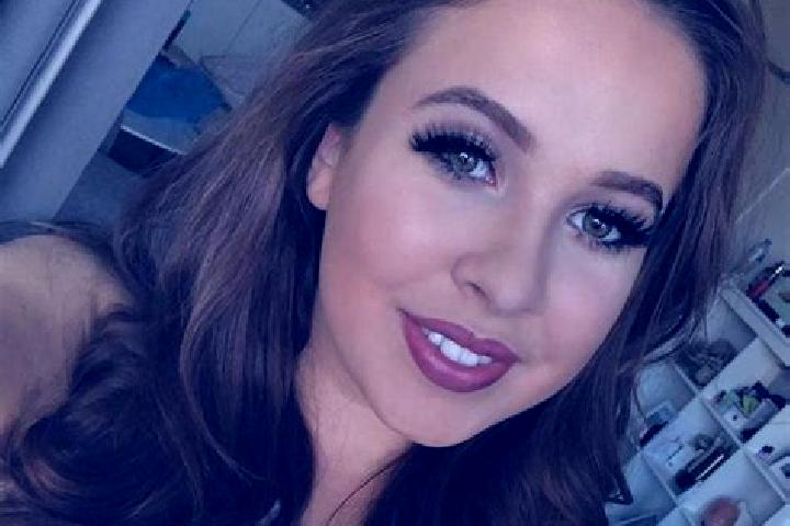 Harper, 33, a brunette amber-eyed mixed companion based in Box Hill South. Offering Girlfriend Experience, A-Level, Striptease. Available for incall and outc...