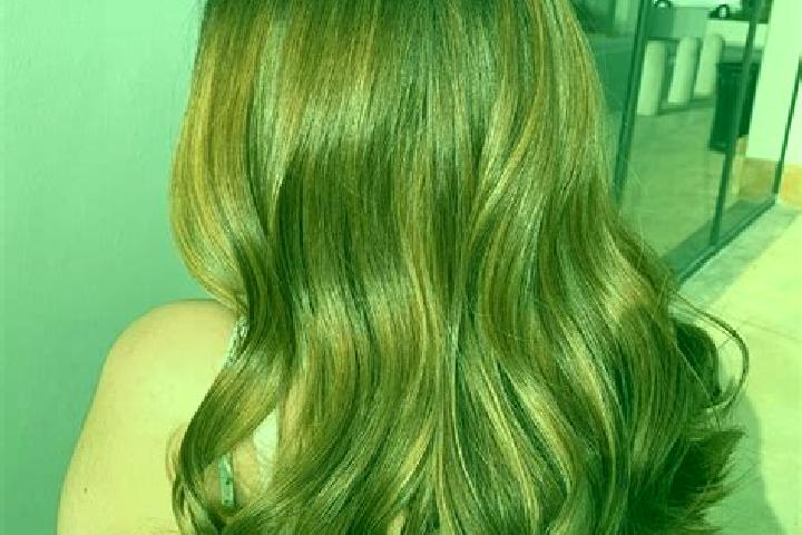 Harper, 33, a chestnut hazel-eyed slavic companion based in Kostoliste. Offering Striptease, Prostate Massage, BDSM. Available for incall and outcall, overni...
