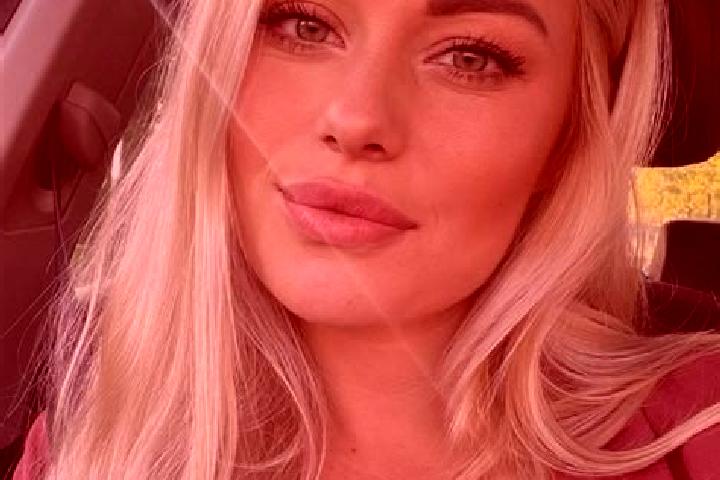 Harper, 34, a blonde hazel-eyed caucasian companion based in Calihuala. Offering Striptease, Party Girl, Couples, Domination. Available for incall and outcal...