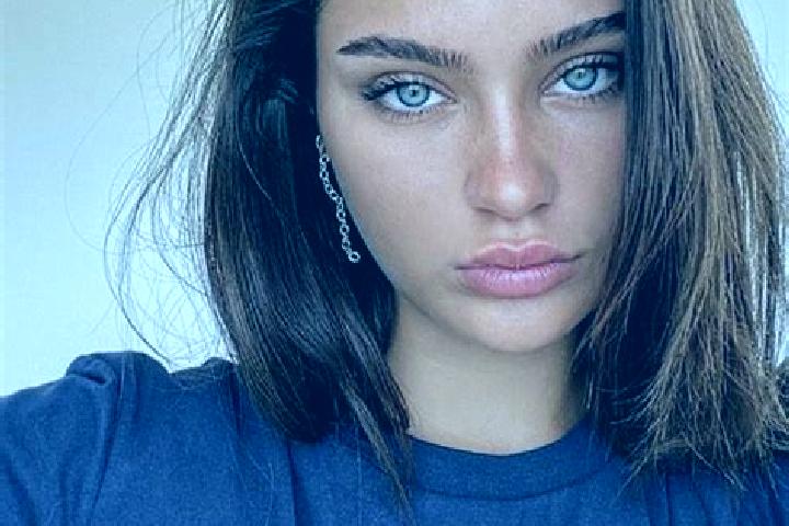 Harper, 34, a brunette blue-eyed mediterranean companion based in Sommieres-du-Clain. Offering Overnight, Striptease, Party Girl, Dinner Date, A-Level. Avail...