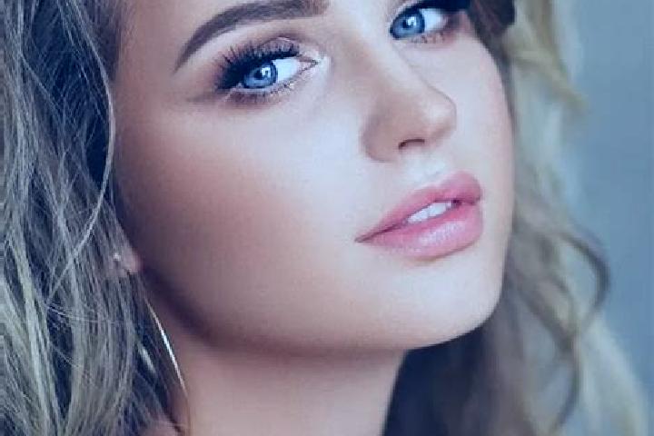 Harper, 34, a dark blonde blue-eyed middle eastern companion based in San Ambrosio Texantla. Offering Fetish, Dinner Date, Couples, Tantra. Available for inc...