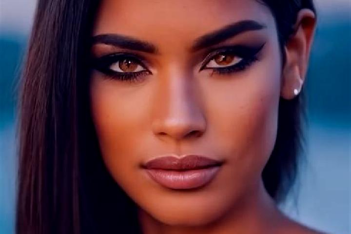 Harper, 37, a auburn amber-eyed latina companion based in Shoreham. Offering BDSM, Tantra, Striptease, Overnight. Available for incall and outcall, day and e...