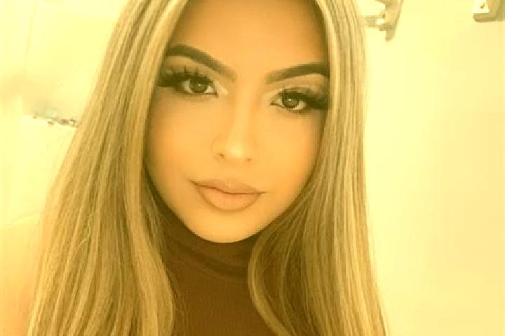 Harper, 39, a blonde grey-eyed latina companion based in Redhill. Offering Couples, Travel Companion, Erotic Massage, Duos. Available for incall and outcall,...